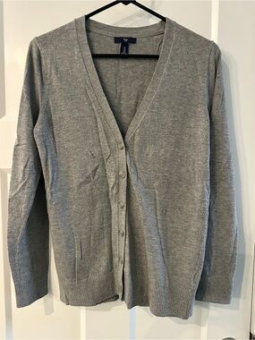 Gap women’s long sleeve knit button down cardigan size medium gray